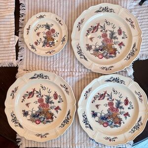 Wedgwood Williamsburg Potpourri Cream Dinnerware with Red and Blue Floral Design